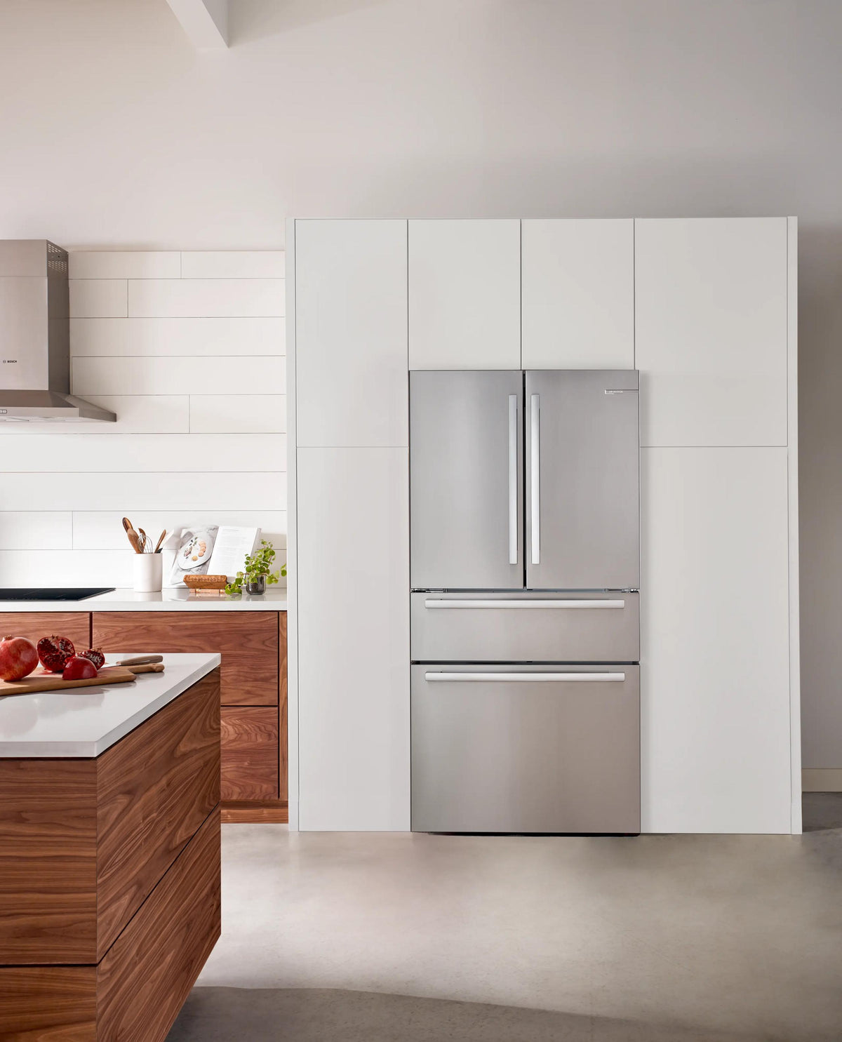 800 Series French Door Bottom Mount Refrigerator 36